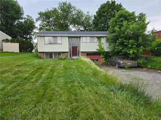 145 Rivercrest Dr, Moon/crescent Twp, PA 15108