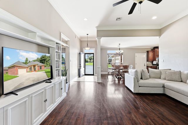 202 Turner St, Schriever, LA 70395
