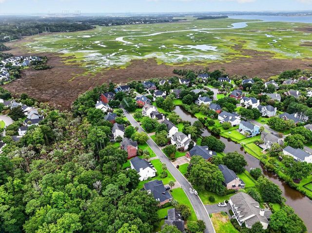 200 Oak Point Landing Drive, Mount Pleasant, SC 29464