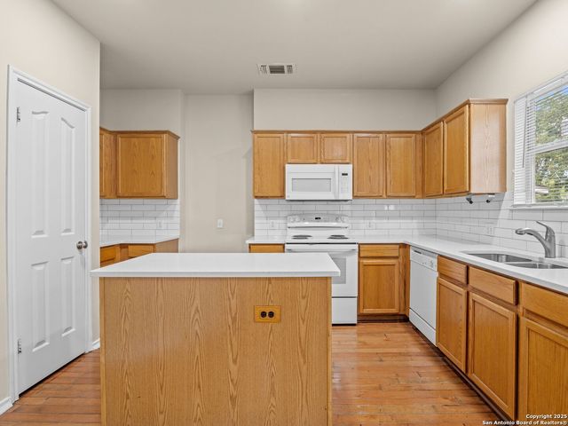 511 SHANNON ROSE, San Antonio, TX 78260