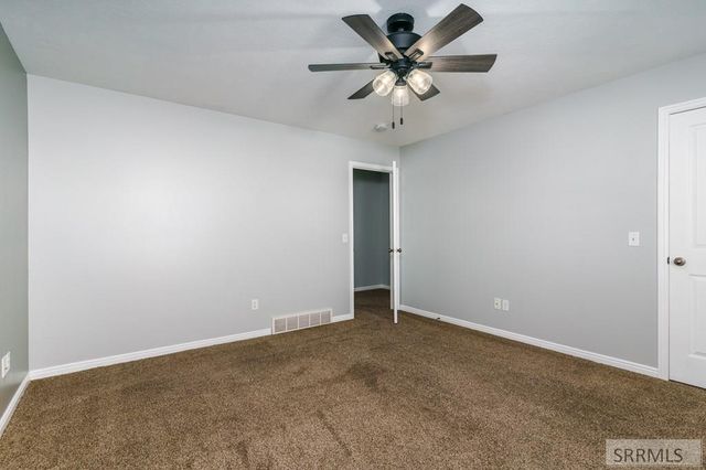 573 Raven Way Apt B, Chubbuck, ID 83202