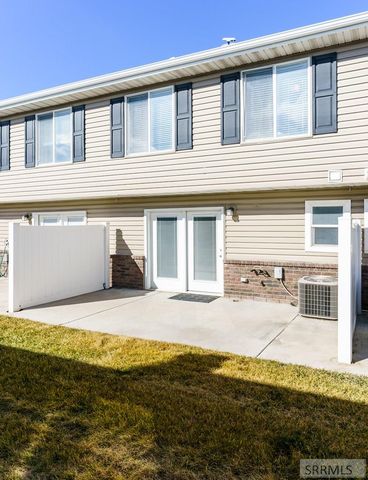 573 Raven Way Apt B, Chubbuck, ID 83202