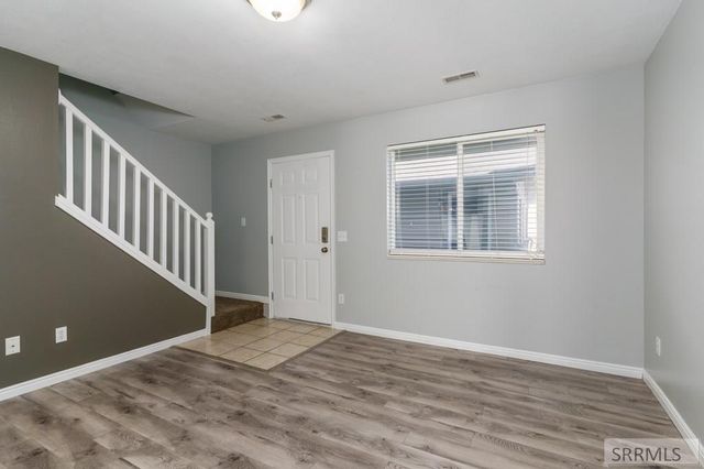 573 Raven Way Apt B, Chubbuck, ID 83202