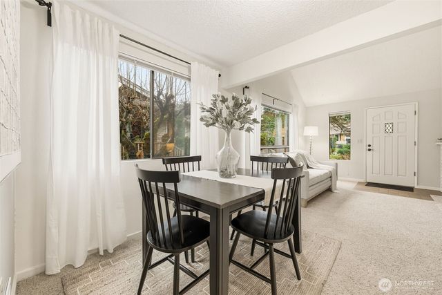 24705 12th Avenue S, Des Moines, WA 98198