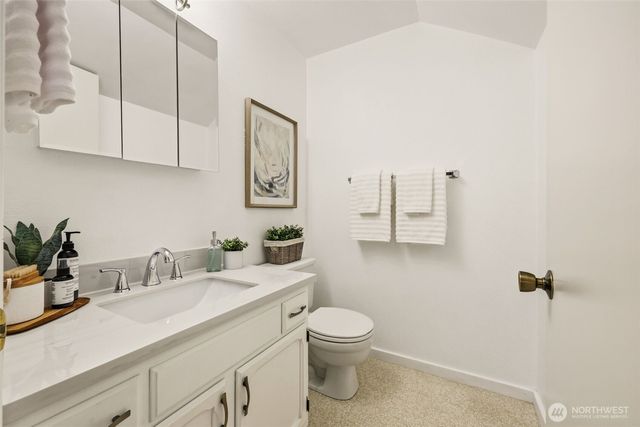 24705 12th Avenue S, Des Moines, WA 98198