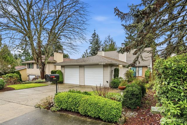 24705 12th Avenue S, Des Moines, WA 98198