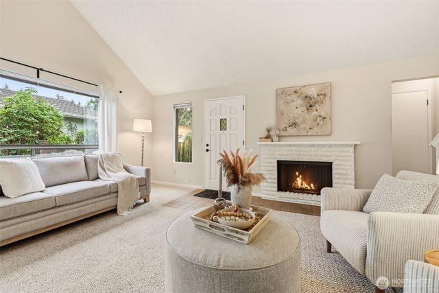 24705 12th Avenue S, Des Moines, WA 98198