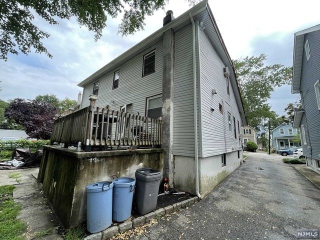 569 Kenwood Place, Teaneck, NJ 07666