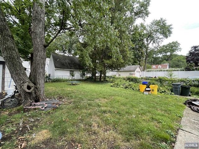 569 Kenwood Place, Teaneck, NJ 07666