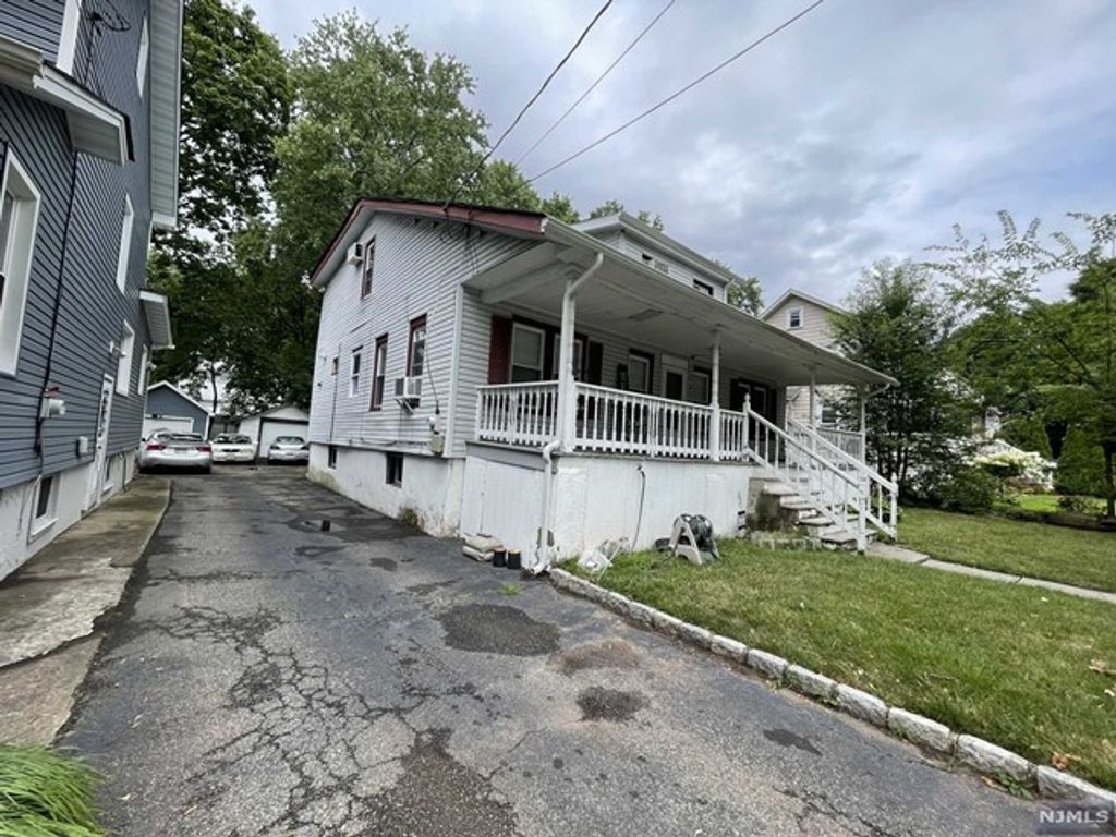 569 Kenwood Place, Teaneck, NJ 07666