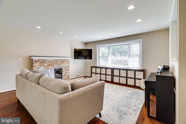 7606 JERVIS ST, Springfield, VA 22151