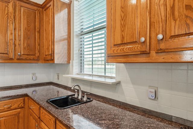 18008 FM 2015, Tyler, TX 75706