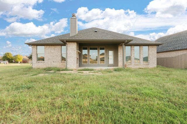 1707 Lakeway Drive, Cleburne, TX 76033