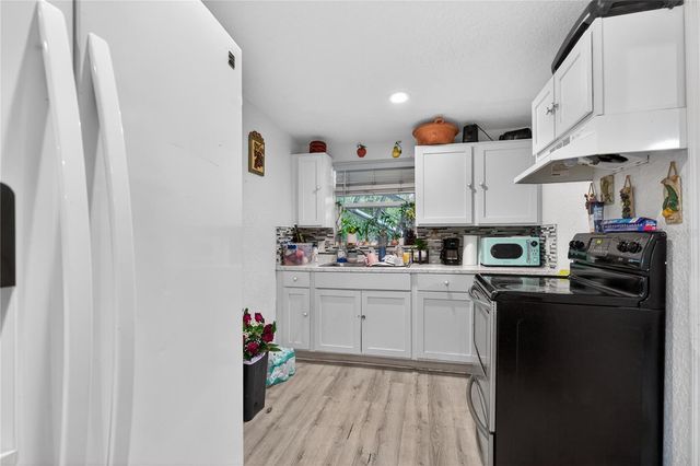 1545 N HIGHLAND STREET, Mount Dora, FL 32757