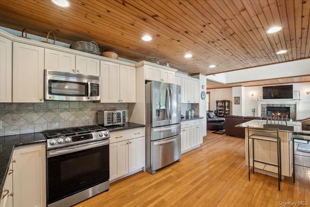 342 Lake Shore Road, Putnam Valley, NY 10579