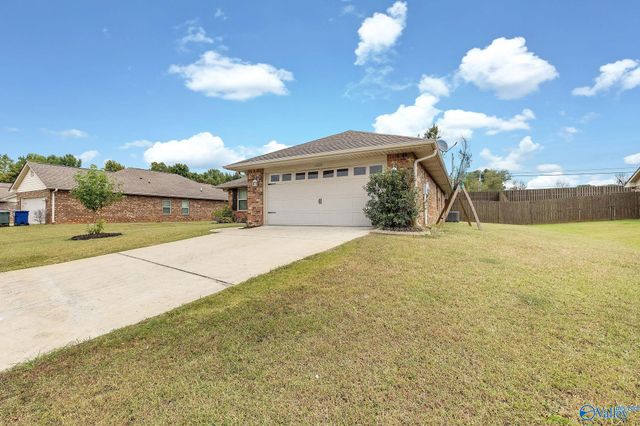 15772 NW Coach House Court, Harvest, AL 35749