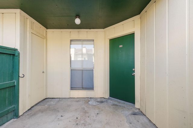 1516 Bay Area Boulevard F9, Houston, TX 77058