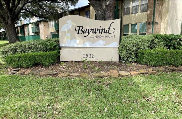 1516 Bay Area Boulevard F9, Houston, TX 77058