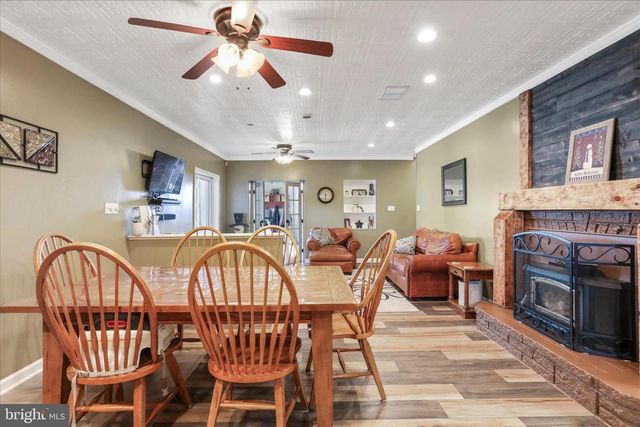 1177 WALKER RD, Chambersburg, PA 17202