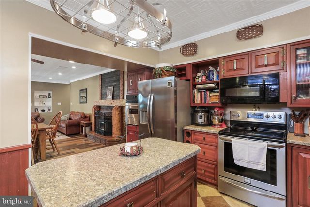 1177 WALKER RD, Chambersburg, PA 17202