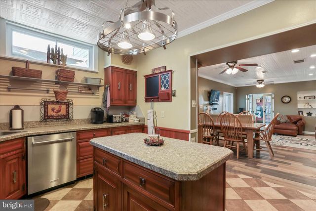 1177 WALKER RD, Chambersburg, PA 17202