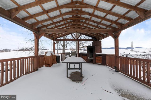 1177 WALKER RD, Chambersburg, PA 17202