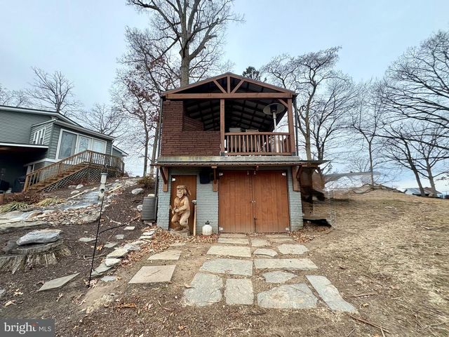 1177 WALKER RD, Chambersburg, PA 17202