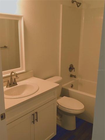 1556 9TH AVENUE, Deland, FL 32724