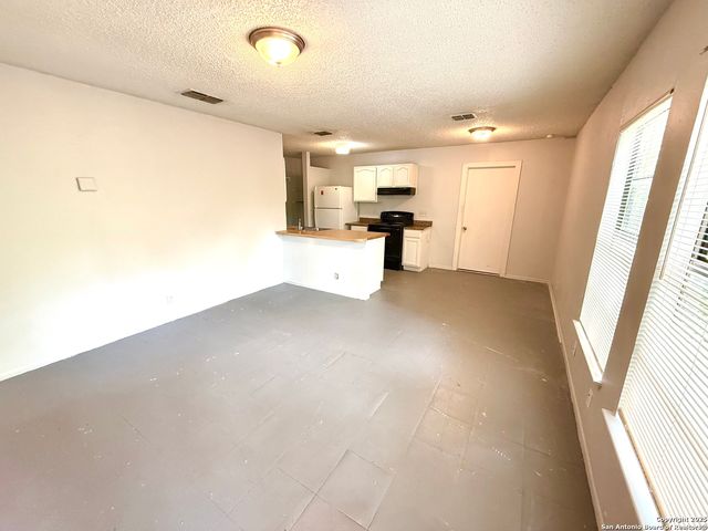 6921 Belforest, San Antonio, TX 78239