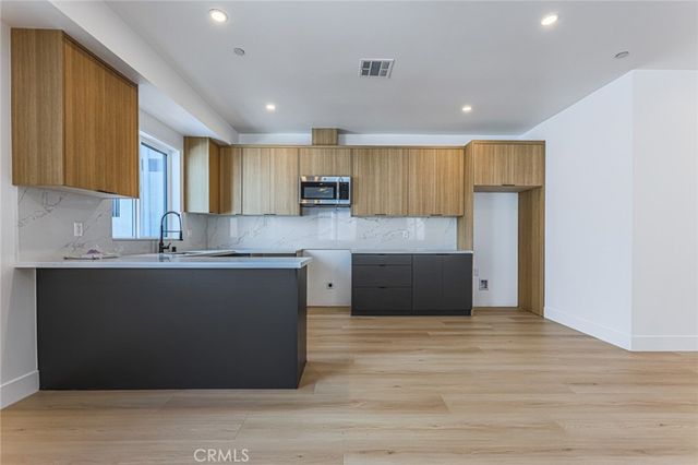 1237 N Orange Drive B, Los Angeles, CA 90038