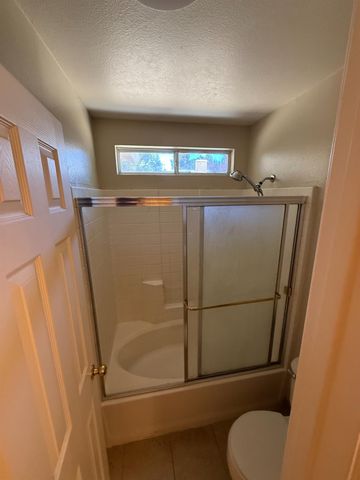 4702 W Mesa Avenue, Fresno, CA 93722