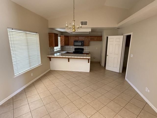 4702 W Mesa Avenue, Fresno, CA 93722