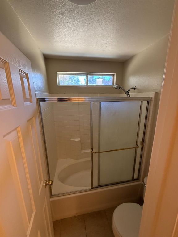 Image 19 of property listing at 4702 W Mesa Avenue, Fresno, CA 93722