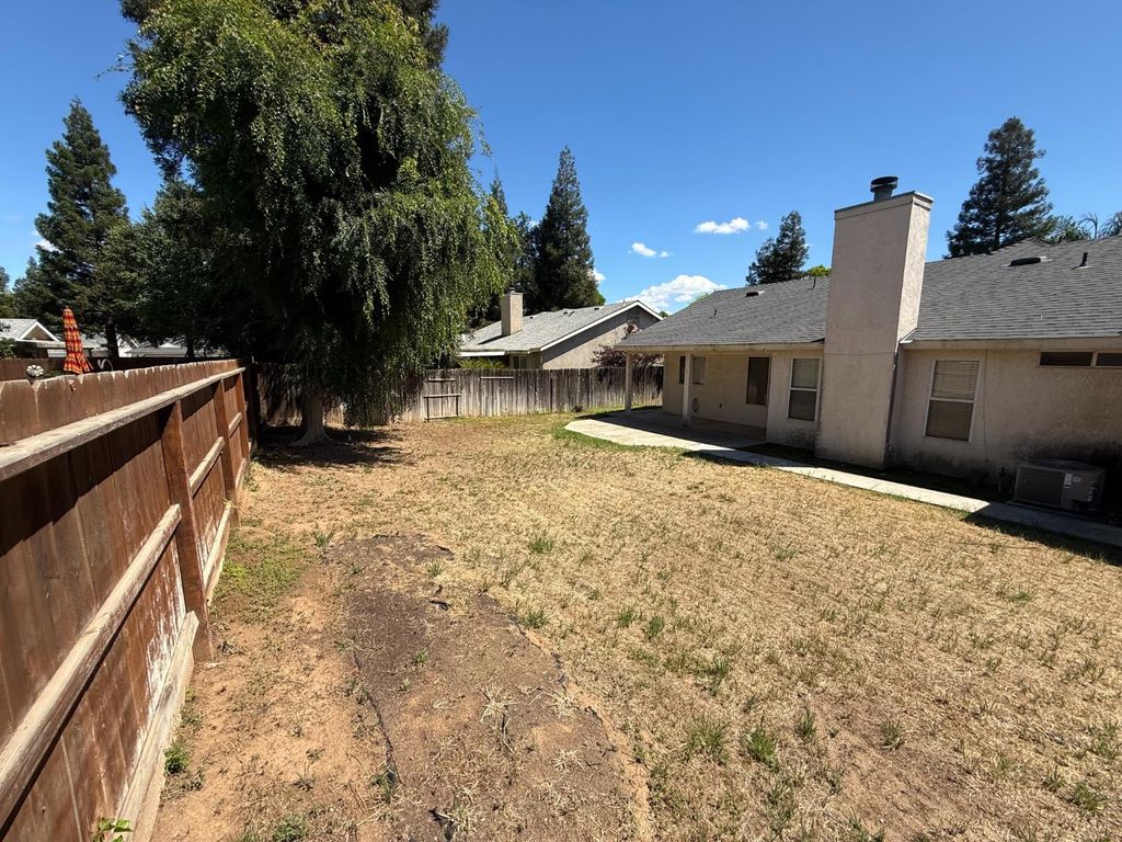 Image 28 of property listing at 4702 W Mesa Avenue, Fresno, CA 93722
