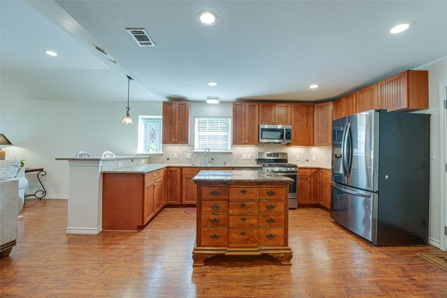 5935 Wall Avenue, Haltom City, TX 76117