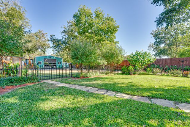 5935 Wall Avenue, Haltom City, TX 76117