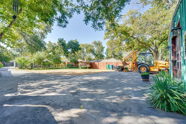 5935 Wall Avenue, Haltom City, TX 76117