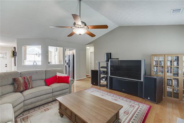 558 Bellingham Drive, Sugar Hill, GA 30518