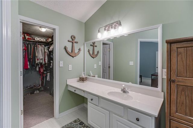 558 Bellingham Drive, Sugar Hill, GA 30518