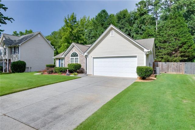 558 Bellingham Drive, Sugar Hill, GA 30518