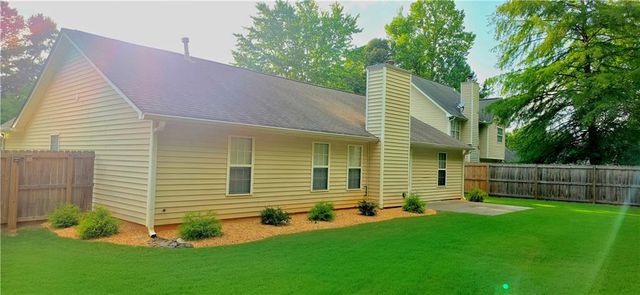 558 Bellingham Drive, Sugar Hill, GA 30518