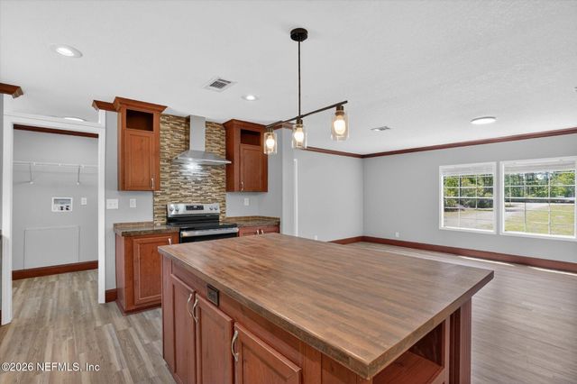 8311 COUNTY ROAD 217, Jacksonville, FL 32234