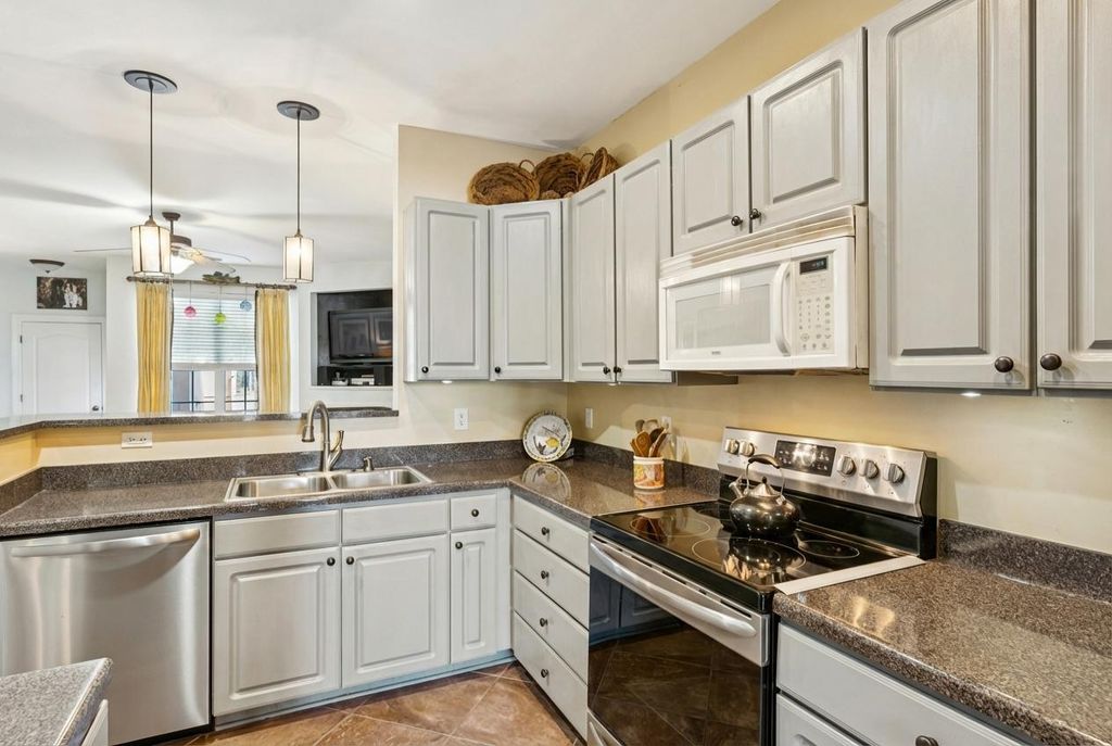 Image 13 of property listing at 3012 Sugarberry Lane, Johns Island, SC 29455