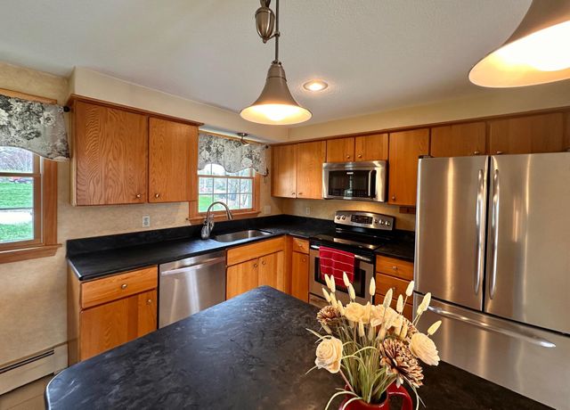 19 Pinewood Drive, Merrimack, NH 03054