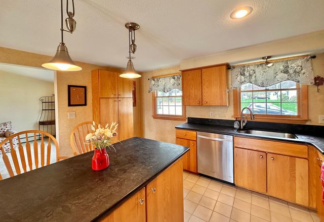 19 Pinewood Drive, Merrimack, NH 03054