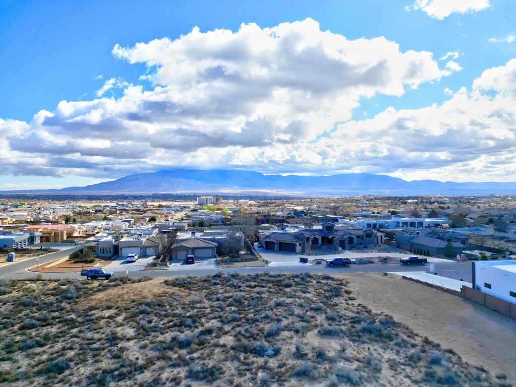 Image 2 of property listing at 2307 14th Street SE, Rio Rancho, NM 87124