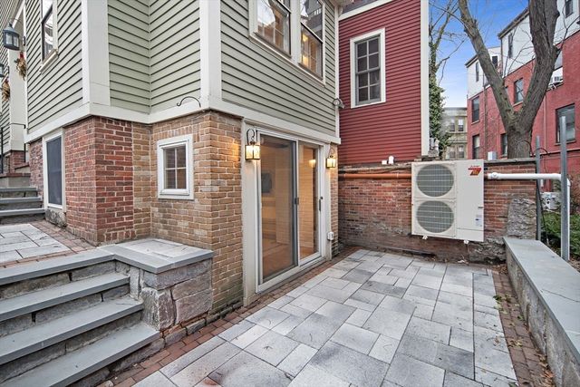 25 Harvard Sq, Boston, MA 02129