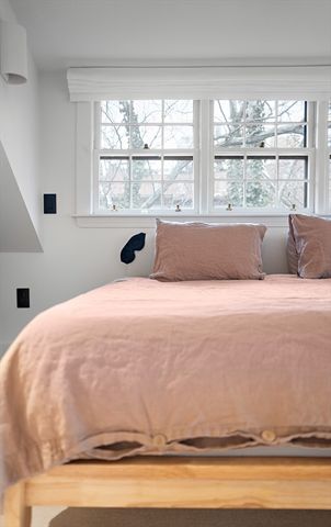 25 Harvard Sq, Boston, MA 02129