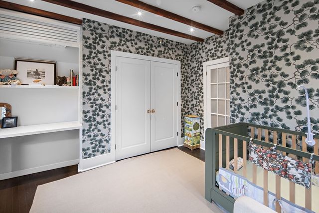 25 Harvard Sq, Boston, MA 02129