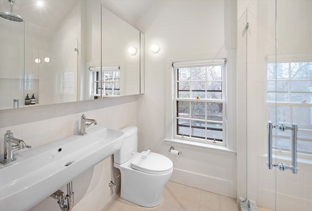25 Harvard Sq, Boston, MA 02129